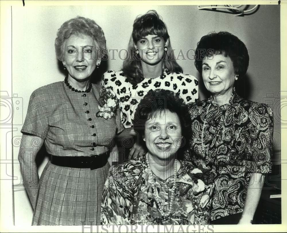 1990 Press Photo San Antonio Alumnae Panhellenic at Oaks Hills Country Club- Historic Images