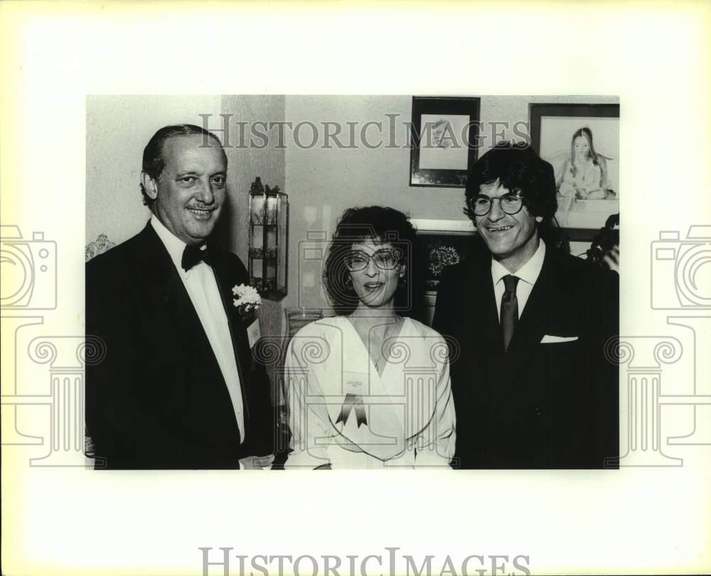 1981 Press Photo Dr. Leo Cuello, Sonya Gonzales Masinter &amp; Dr. Oscar Luis Mena- Historic Images