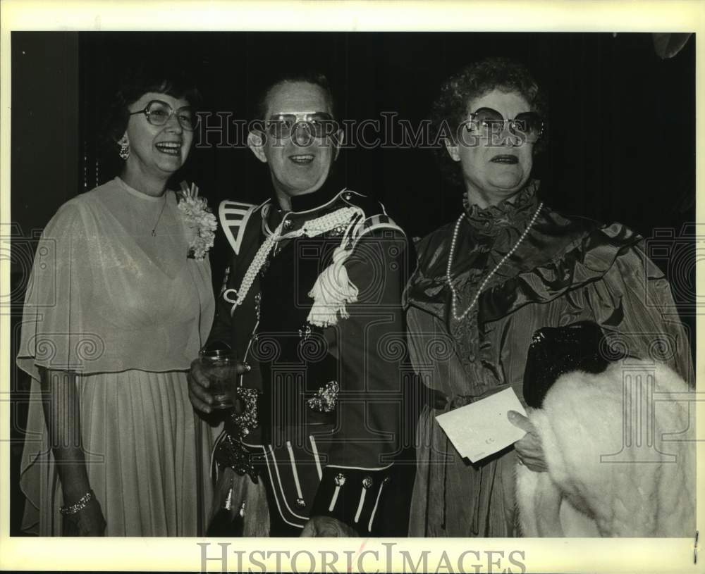 1986 Press Photo Burn's Night Attendees at Alzafar Shrine Temple - sas19031- Historic Images