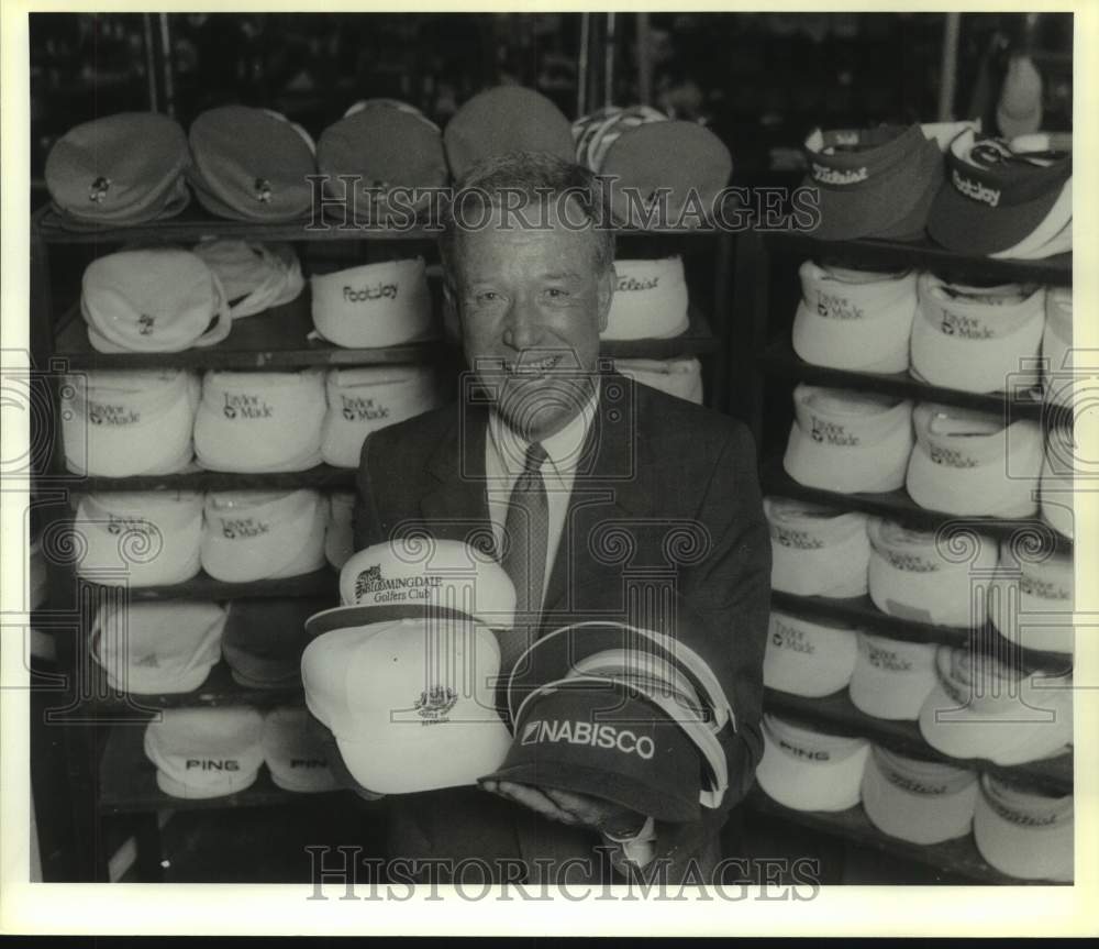 1989 Press Photo Bob Coleman of TEXACE with Company's Golf Hats - sas19052- Historic Images