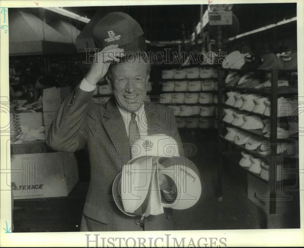 1989 Press Photo Bob Coleman of TEXACE With His Company&#39;s Golf Hats - sas19060- Historic Images