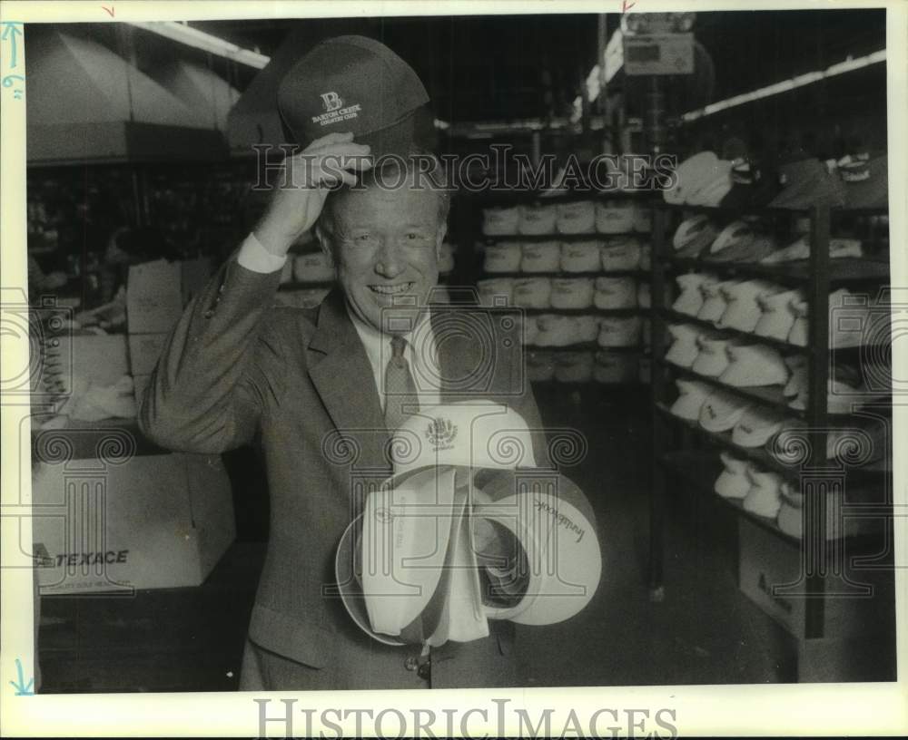 1989 Press Photo Bob Coleman of TEXACE With His Company's Golf Hats - sas19060- Historic Images