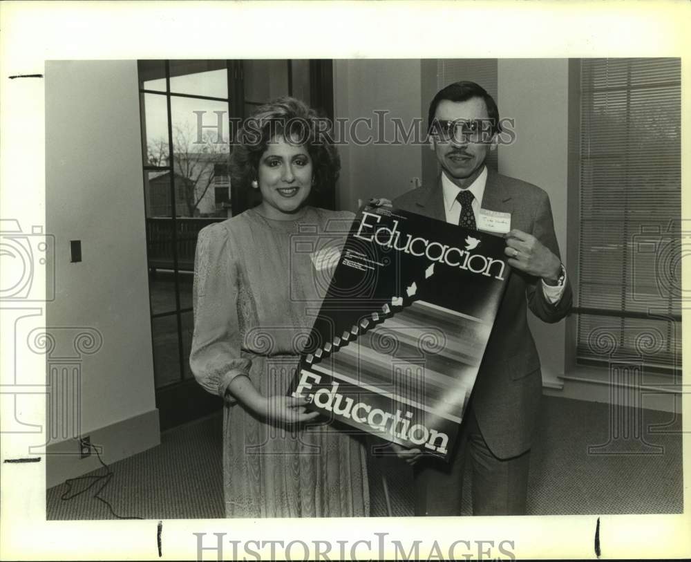 1987 Press Photo Elaine Coronado &amp; Dr. Jude Valdez at H.E.B. Reception- Historic Images