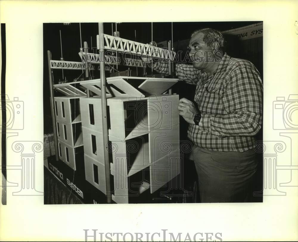 1985 Press Photo Pablo Cortina at Construction Expo 1985, Joe Freeman Coliseum- Historic Images