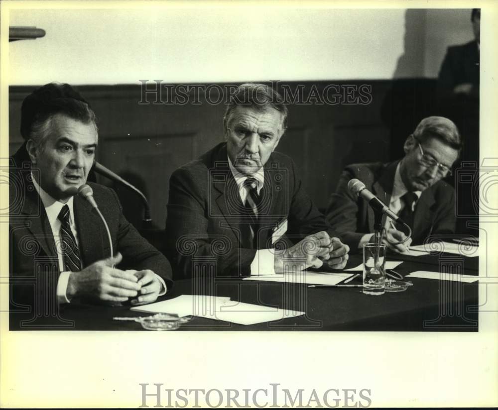1984 Press Photo President Miguel De La Garza, C.O. Kilpatrick & Edward Harte- Historic Images