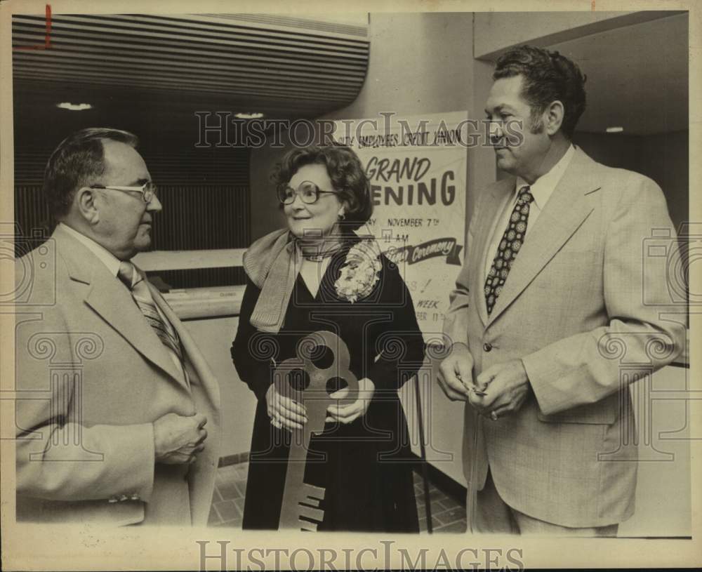 1977 Press Photo Milton Wiemers, San Antonio Mayor Lila Cockrell &amp; Ed Davis- Historic Images