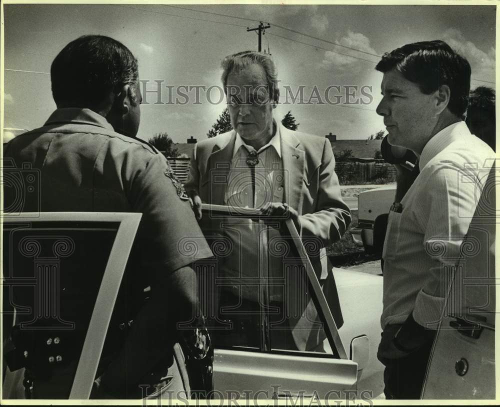 1985 Press Photo Lorenzo Rivera, Sheriff Harlon Copeland & Tom Vickers- Historic Images