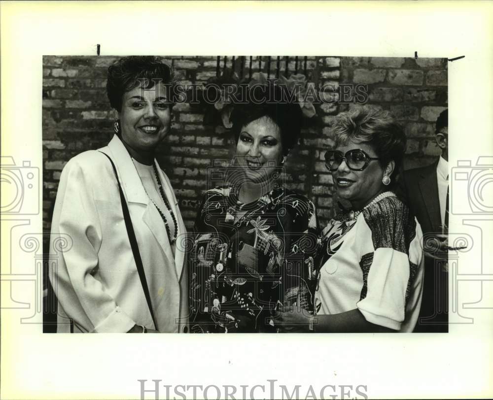 1987 Press Photo Mary Martinez, Anna Maria Majul & Eva De Los Santos at Brunch- Historic Images