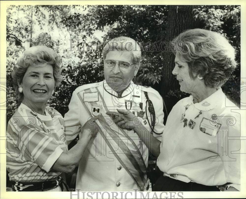 1989 Press Photo Jo Anne Ferguson, Alex De Los Santos & Sarah Conger at Picnic- Historic Images
