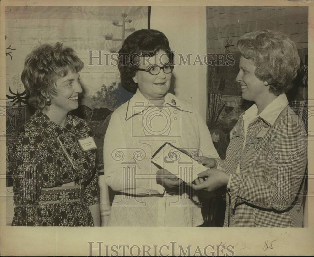 1974 Press Photo Mrs. Coner Alden, Mrs. Lila Cockrell &amp; Mrs. Bartlett Cocke Jr.- Historic Images