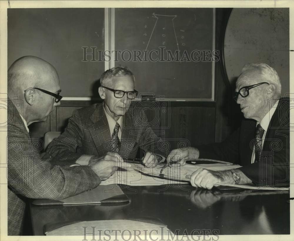 Press Photo Researchers Dr. Richard Smith, Charles Concordia & W. Lyle Donaldson- Historic Images