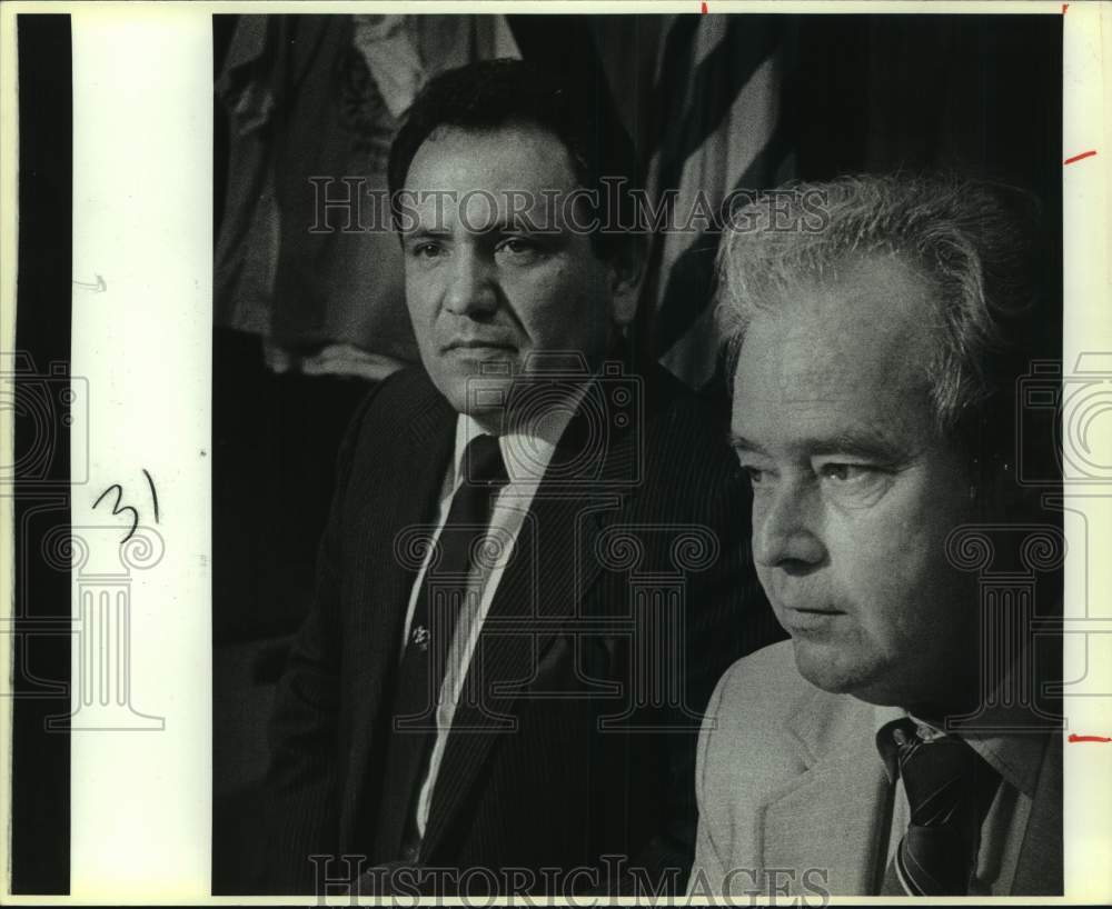 1987 Press Photo Sheriff Harlon Copeland &amp; Unidentified Man at Sheriff&#39;s Office- Historic Images