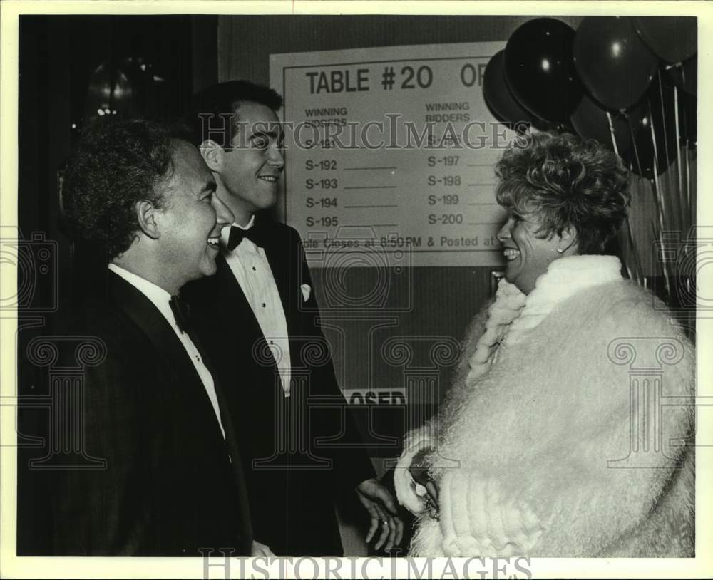 1988 Press Photo Joel Klein, T.J. Connolly &amp; Maggie Wright, San Antonio- Historic Images