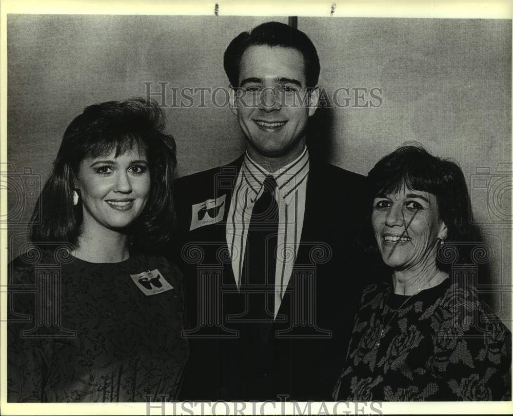 1988 Press Photo Committee Members Lori Tucker, T.J. Connolly & Carolyn Davis- Historic Images