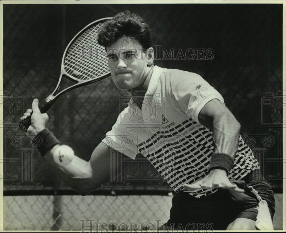 1986 Press Photo Male Model Lee Connally Playing Tennis - sas19457- Historic Images