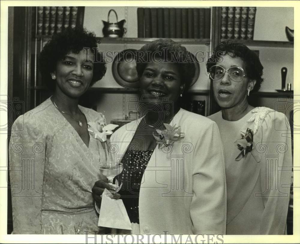 1988 Press Photo Sheralin Mitchell, Mary Hardaway & Mary Coleman, Silver Jubilee- Historic Images