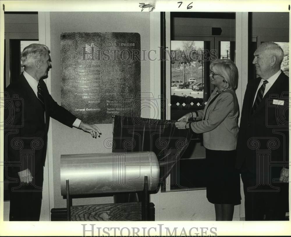 1988 Press Photo General Robert F. McDermott, Stephanie Coleman &amp; Sam Pinnell- Historic Images