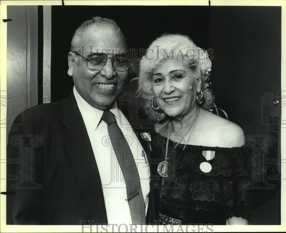 1988 Press Photo Guests Julio &amp; Enriqueta Delgado at Rey Feo Coronation- Historic Images