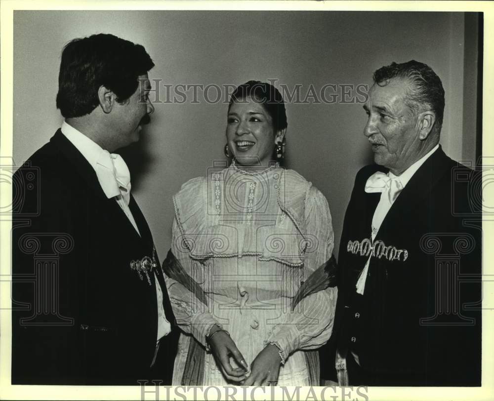 1988 Press Photo Blas Delgado & Maribel & Carlos Morales at Gran Boile de Gala- Historic Images