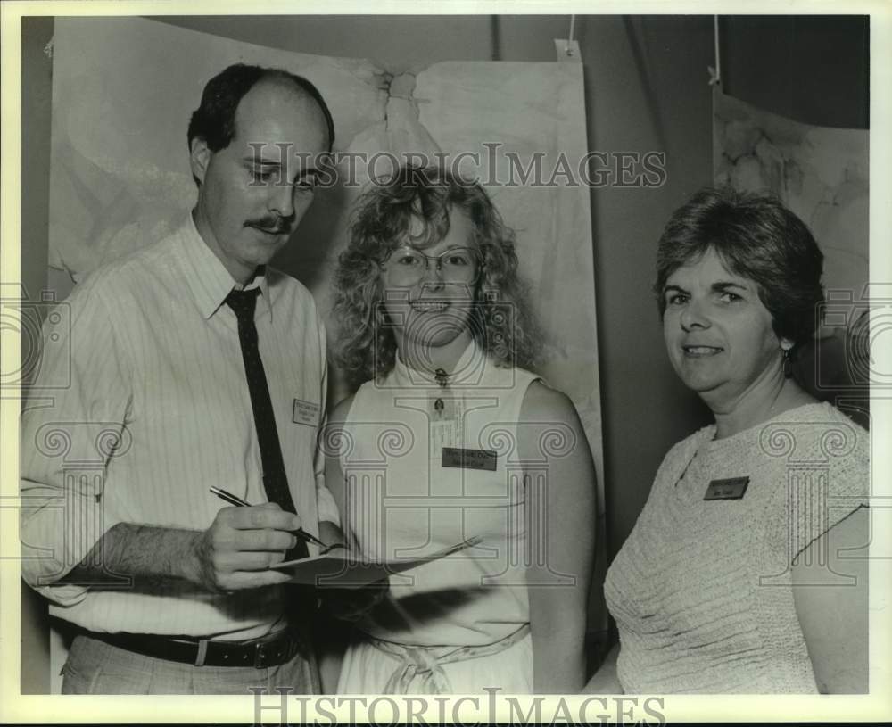 1989 Press Photo Doug & Marion Cook & Jane Scease at Texas Cauel Lecture- Historic Images