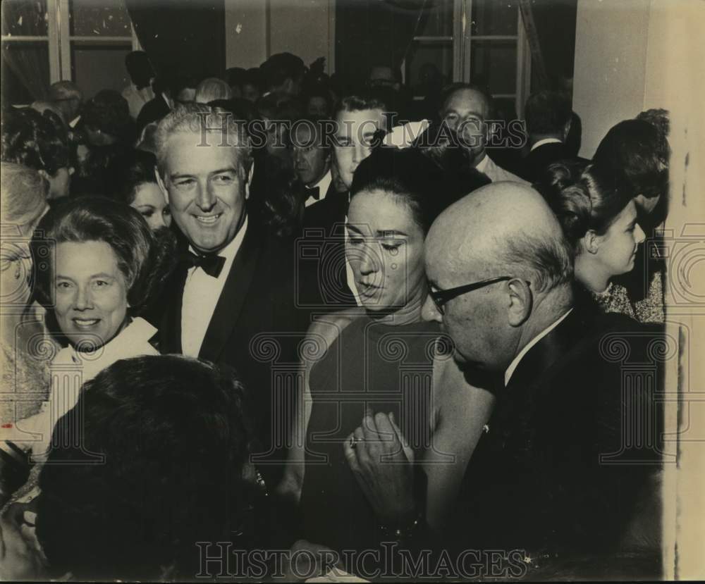 1968 Press Photo Governor &amp; Mrs. John Connally &amp; Others at St. Anthony Hotel- Historic Images