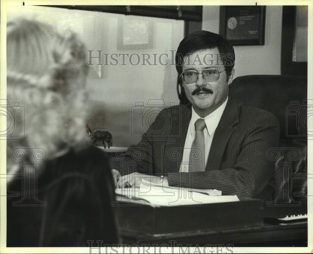 1983 Press Photo John Compere at North Frost Bank - sas19610- Historic Images