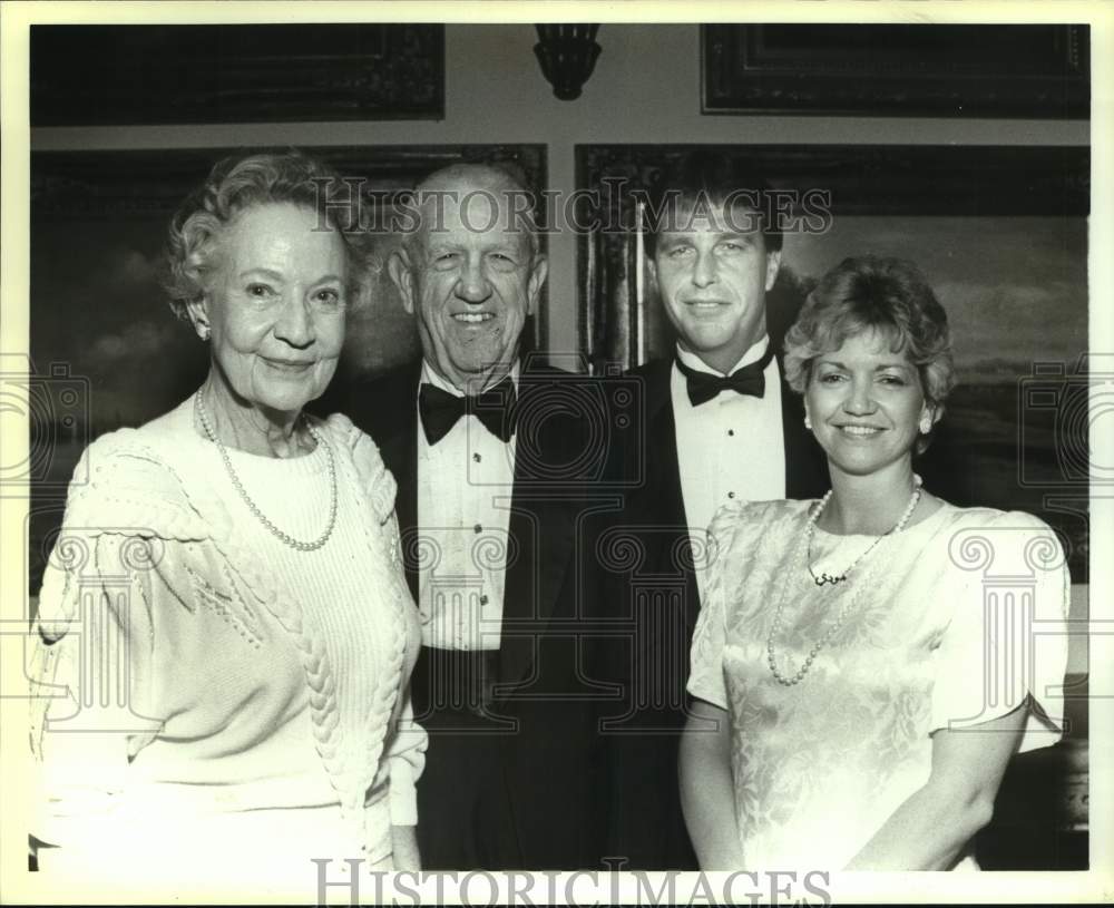 1990 Press Photo Anne &amp; Howard F. Colton &amp; Scott &amp; Judy Dalrymple, Mayfair Club- Historic Images