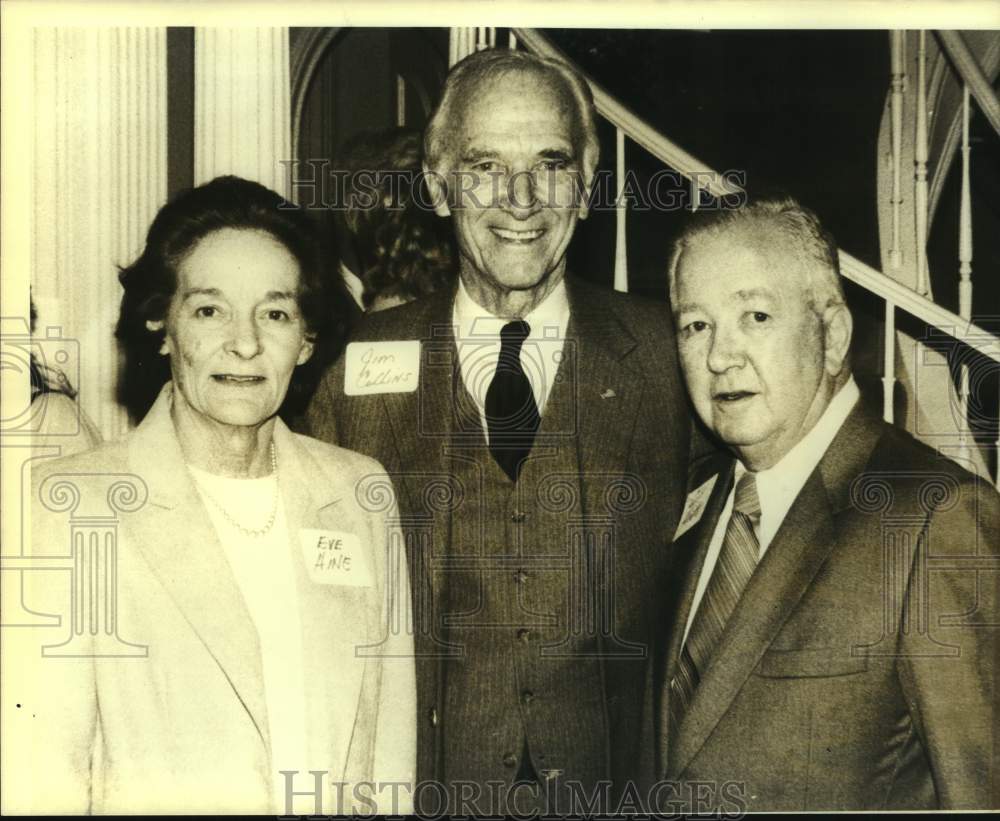 1982 Press Photo Mr. &amp; Mrs. Gill Hine &amp; Congressman Jim Collins at a Tea- Historic Images