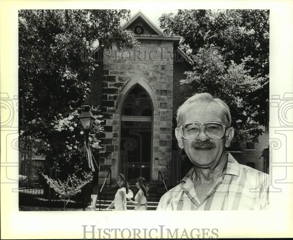 1988 Press Photo Little Church of La Villita Bell Man Tom Collins - sas19651- Historic Images