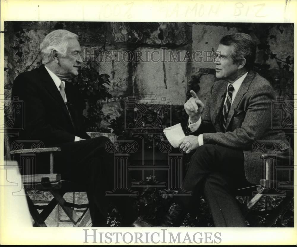 1986 Press Photo Former Texas Governor John Connally &amp; Pat Robertson - sas19680- Historic Images