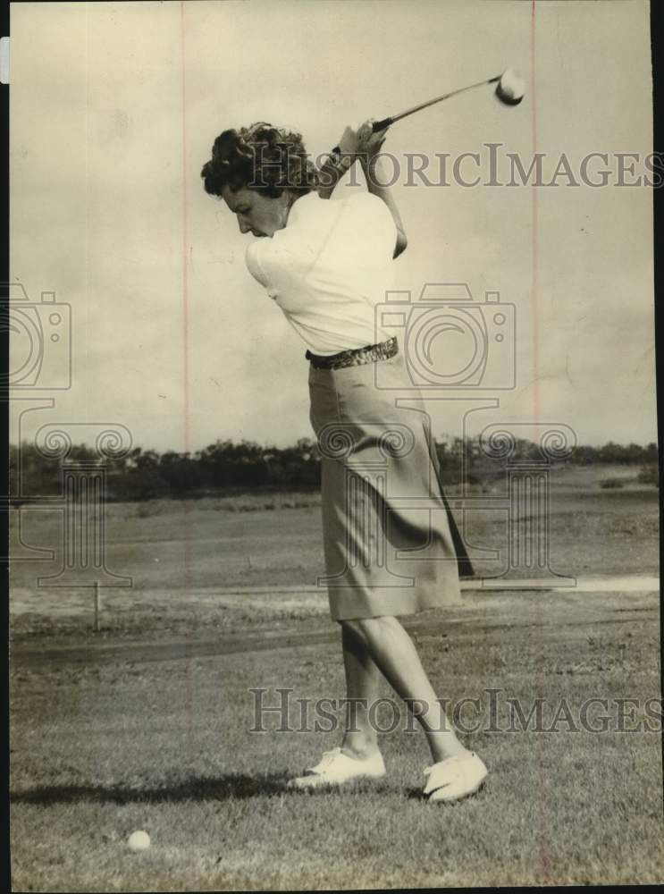 Press Photo Golfer Alta Young at Pecan Valley Golf Club - sas19905- Historic Images