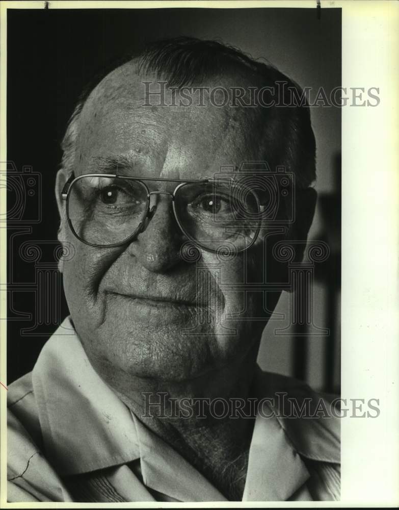1987 Press Photo Pole Vaulter & World War II Veteran George Varoff - sas19914- Historic Images