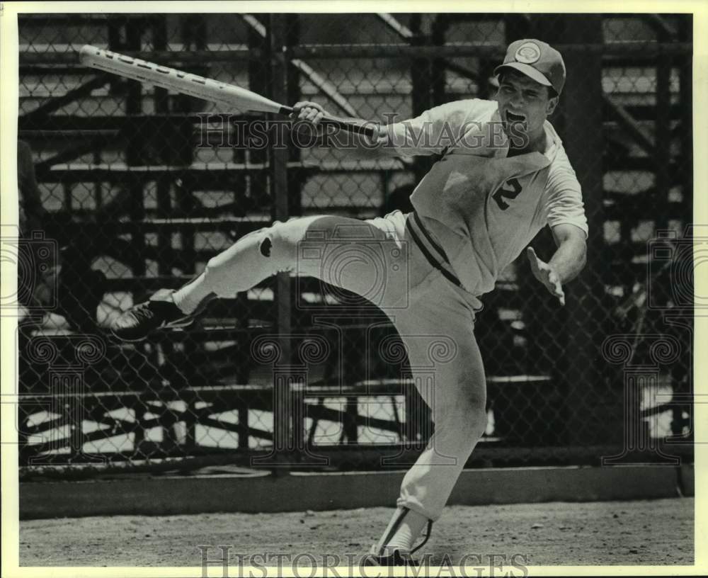 1986 Press Photo Bert&#39;s BBQ Baseball Player Larry Lawrence Reacts to Wild Pitch- Historic Images