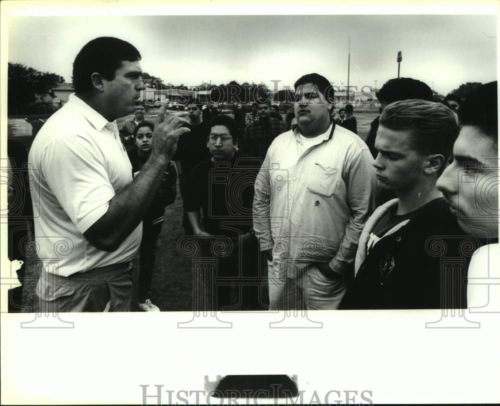 1993 Press Photo Edison High School Football Coach Disperses Angry Students- Historic Images