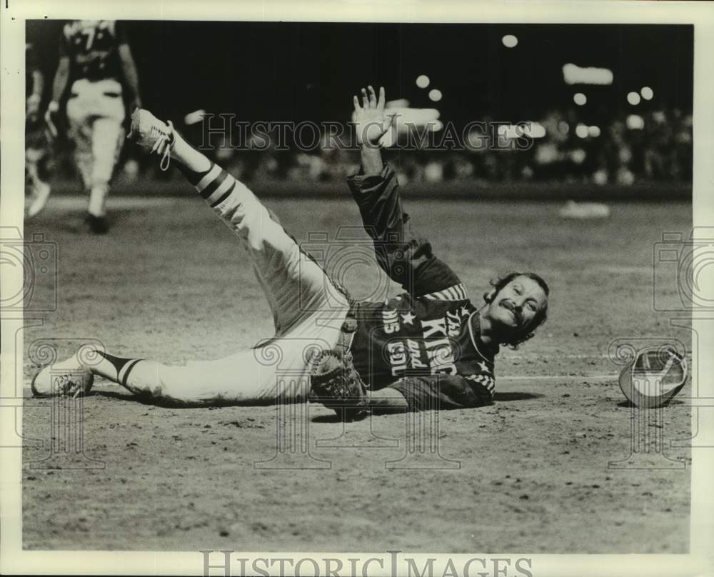 Press Photo King & His Court Pro Softball Player Gary West On Ground Smiling- Historic Images