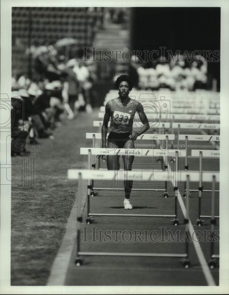 1984 Press Photo Olympic 100-Meter Hurdle Runner Kim Turner at Event - sas20447- Historic Images