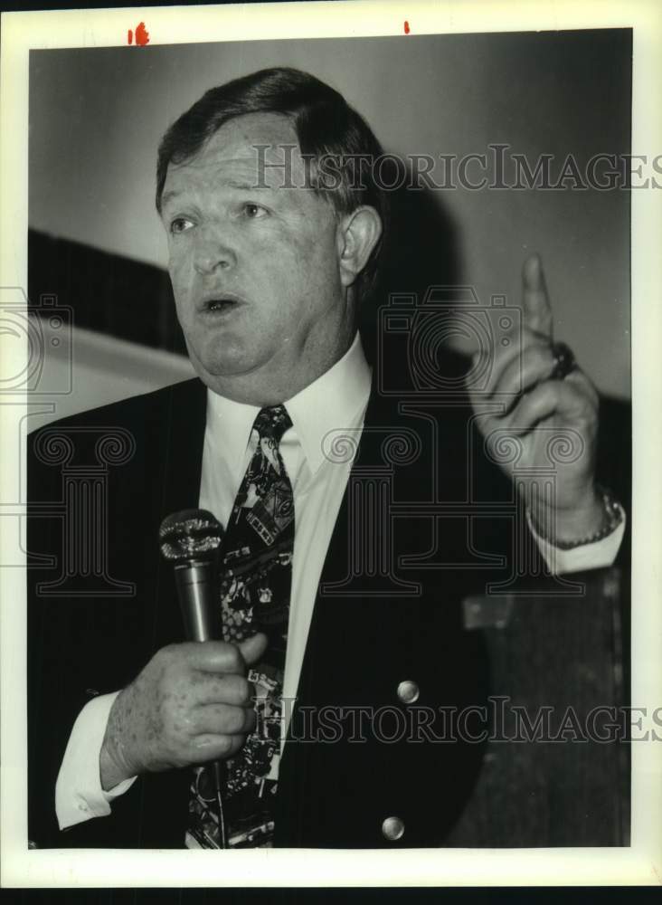 1993 Press Photo Former Football Coach Grant Teaff Speaks to Coach Association- Historic Images