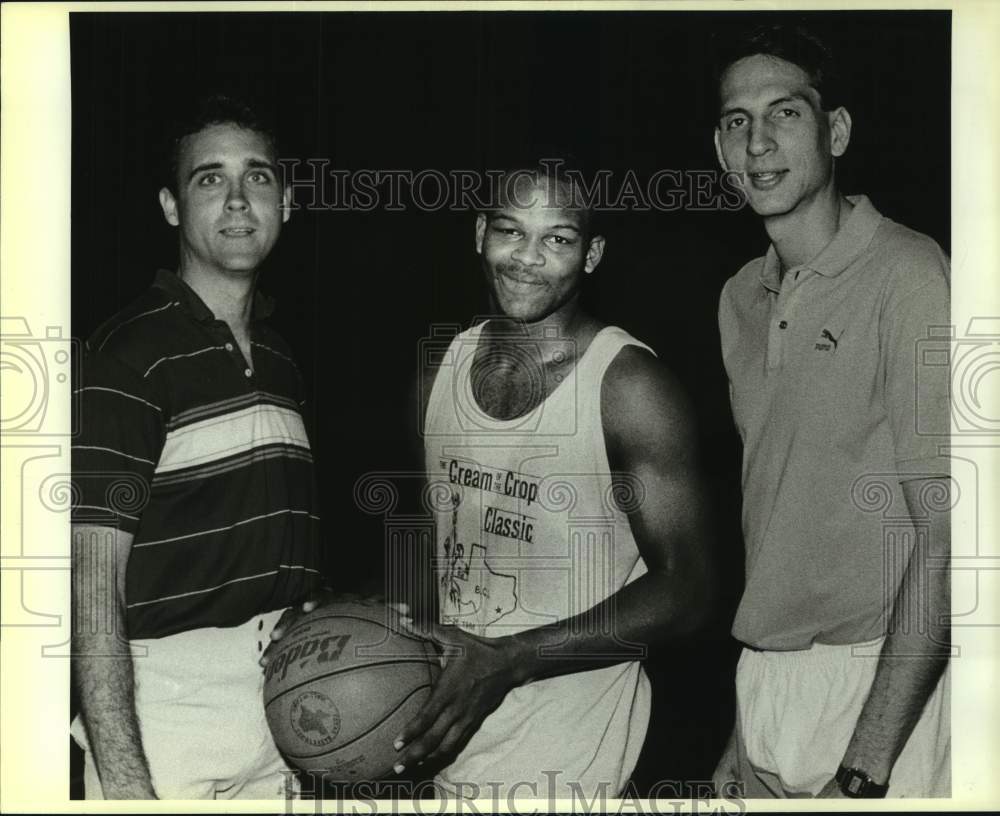 1989 Press Photo St. Mary&#39;s University Basketball Coaches &amp; Player - sas20523- Historic Images