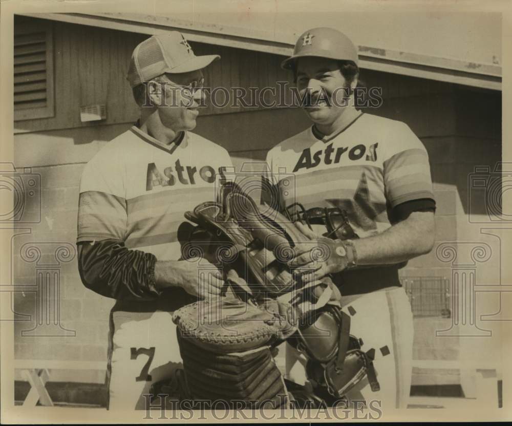 Press Photo Houston Astros Baseball&#39;s Bill Virdon &amp; Joe Ferguson Talk Pre-Game- Historic Images