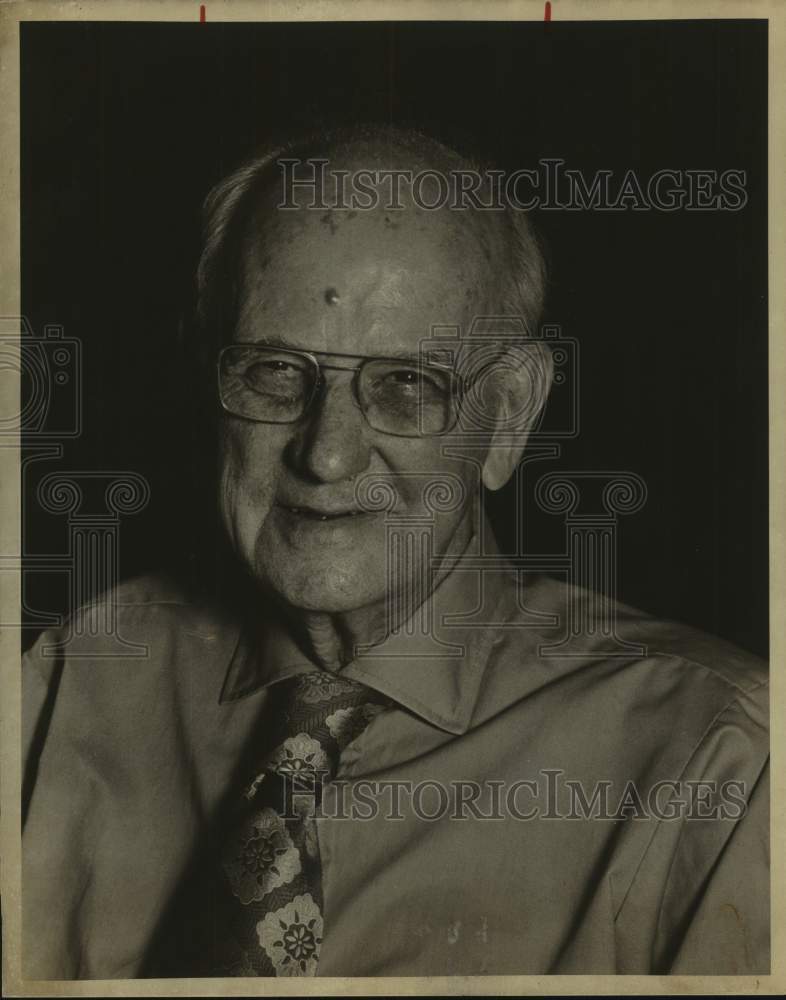 1977 Press Photo &quot;Wednesday Morning Quarterback&quot; Sports Writer Hobson Spaar- Historic Images