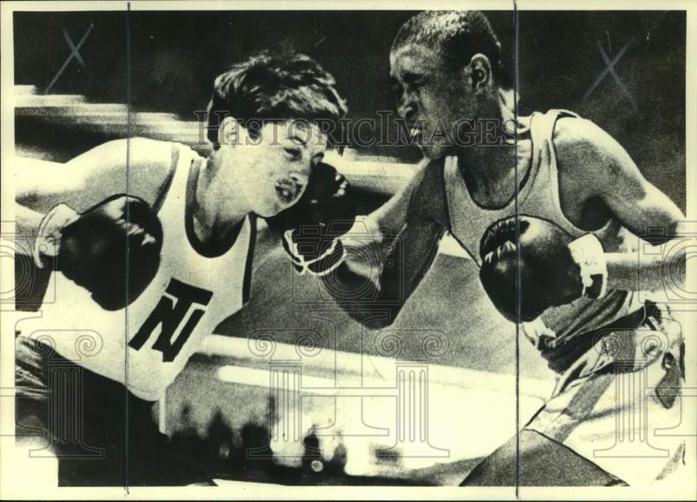 1973 Press Photo Boxers J. Steenkamp &amp; J. Motshabi Fight in Johannesburg- Historic Images