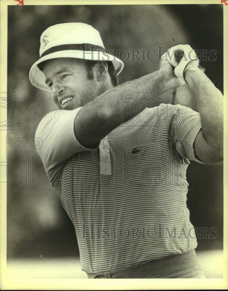 1983 Press Photo Golfer Jim Colbert Tees Off on Hole 16 at Texas Open- Historic Images