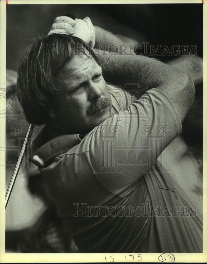 1983 Press Photo Golfer Craig Stadler Watches Shot at 5th Tee at Texas Open- Historic Images