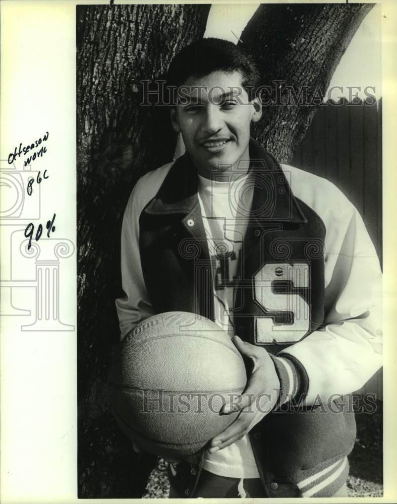 1989 Press Photo South San High Basketball Player Henry Yzaguirre With Ball- Historic Images