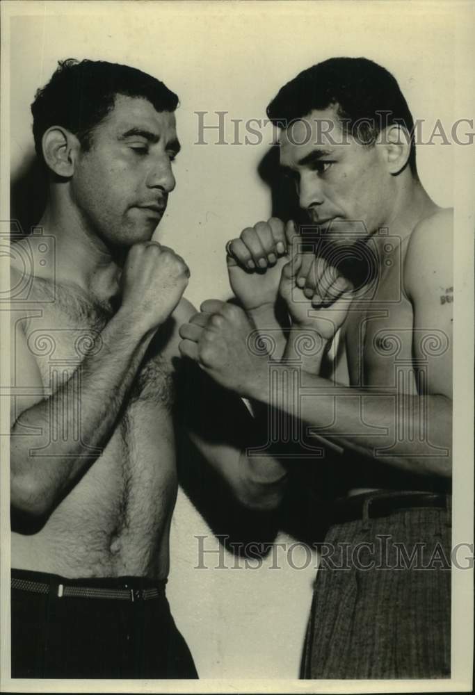Press Photo Boxers Duran & Miramontes Pose In Sparring Stance - sas21449- Historic Images