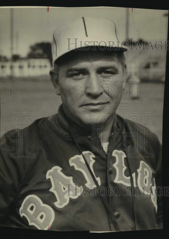 1950 Press Photo Baylor University Football Coach Bob Woodruff on Field- Historic Images