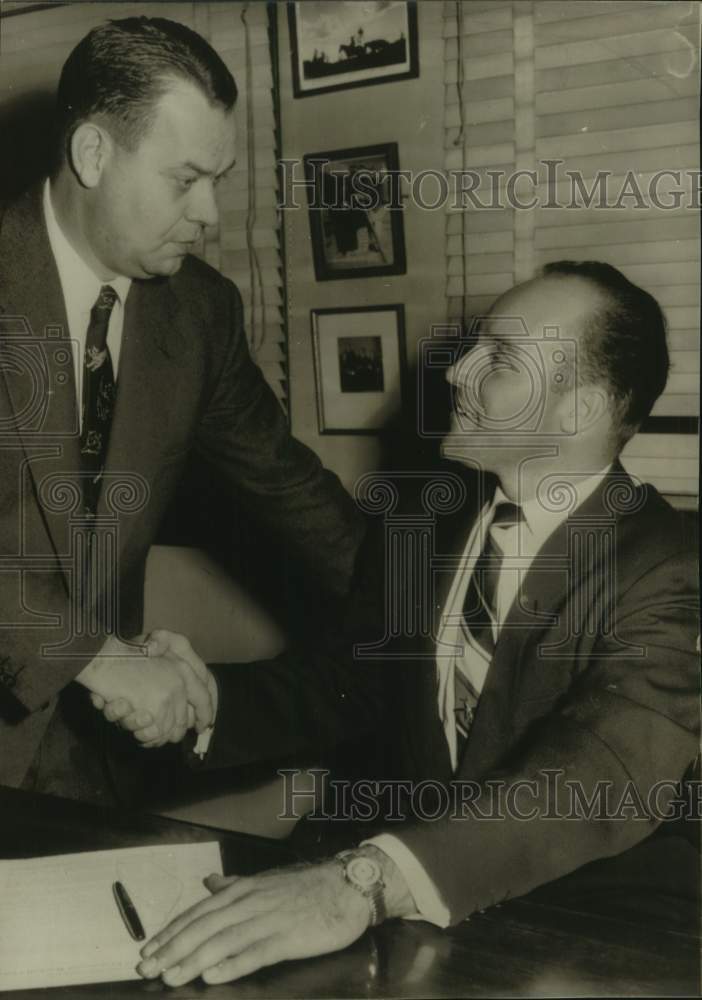 1955 Press Photo Washington Senators Baseball Player Eddie Yost & Man In Office- Historic Images