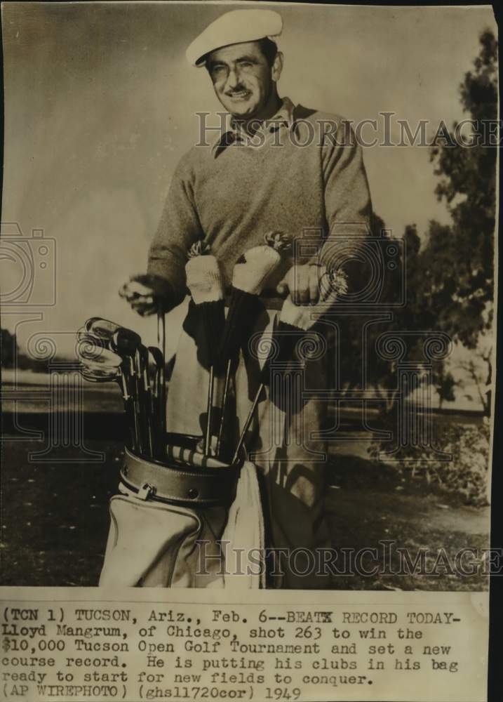 1949 Press Photo Golfer Lloyd Mangrum Puts Away Clubs After Tucson Open Win- Historic Images