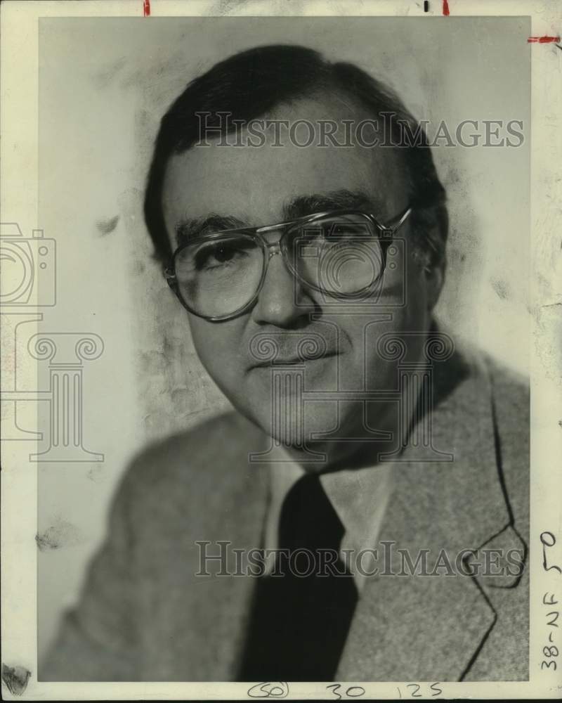 1983 Press Photo Sports Broadcaster Chet Simmons - sas21639- Historic Images