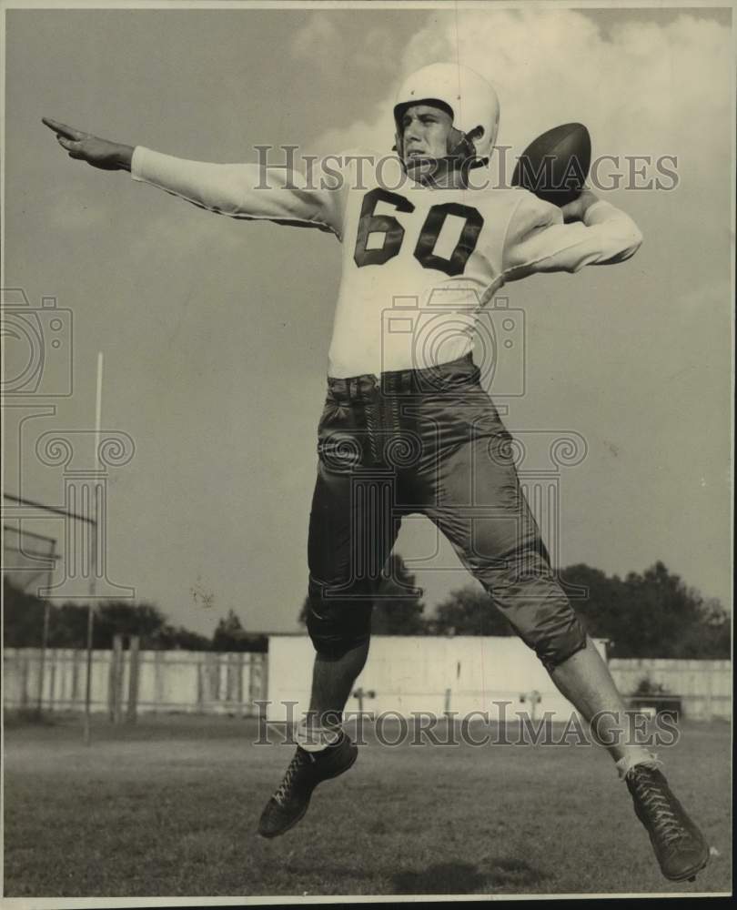 Press Photo Football Player Johnny Vich in Leaping Pass Pose on Field- Historic Images